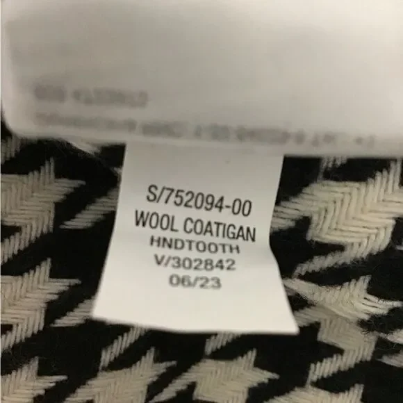 Old Navy Black & Whitee Houndstooth Coat New Size XL